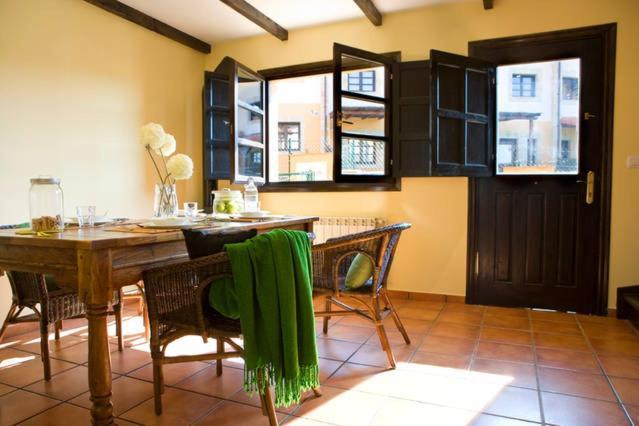 Apartamentos Santillana Del Mar Buitenkant foto